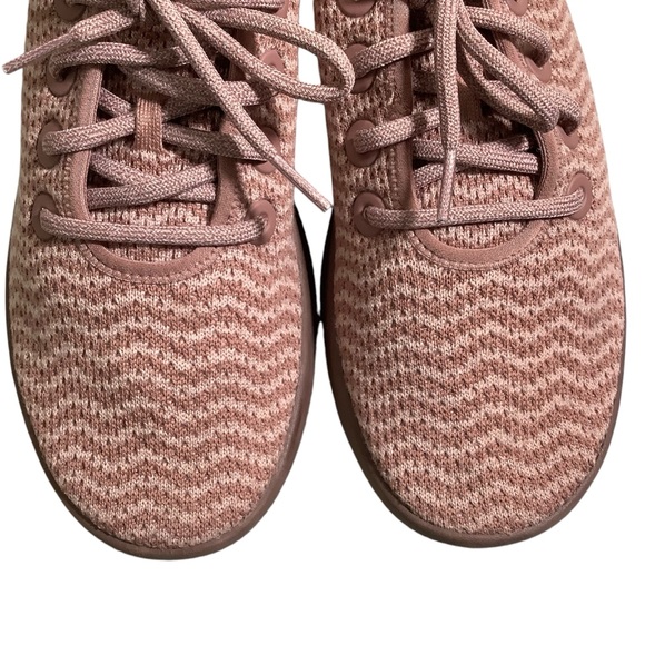 Allbirds Women’s Lim. Ed. Tree Dasher Shoes - Picture 5 of 9